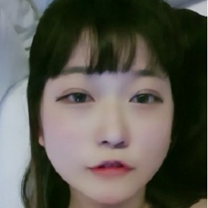 韩国女神自拍展示：精彩蜜桃臀照